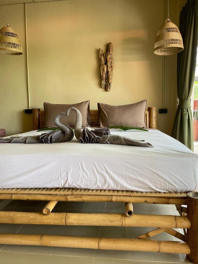 Mythai Guesthouse Chaloklum Exterior photo