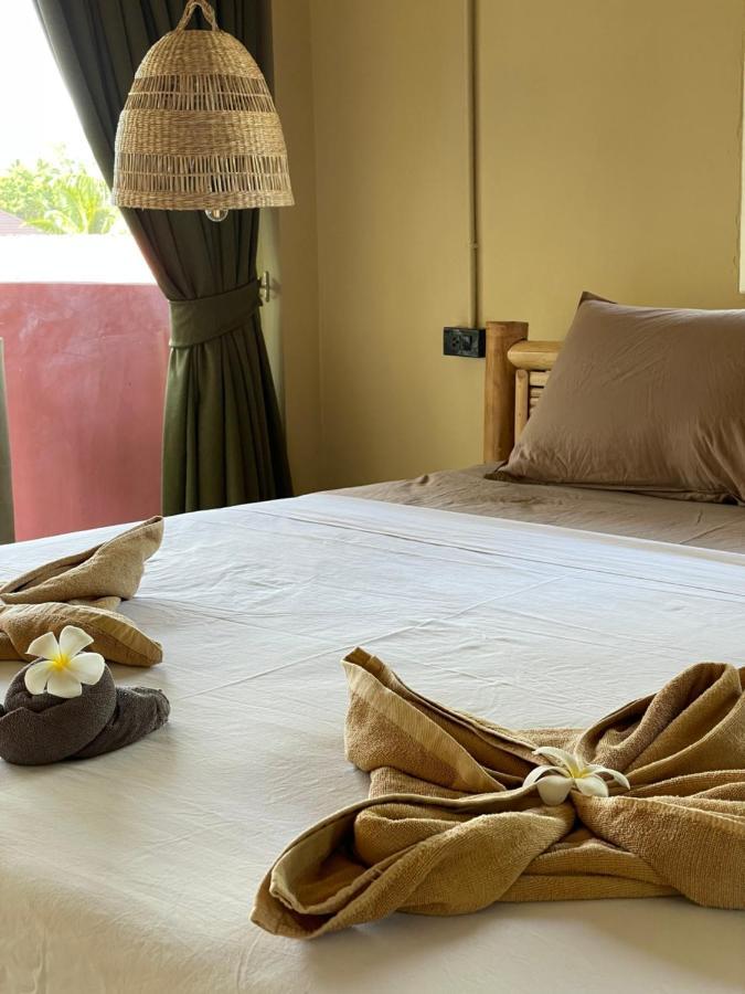 Mythai Guesthouse Chaloklum Exterior photo